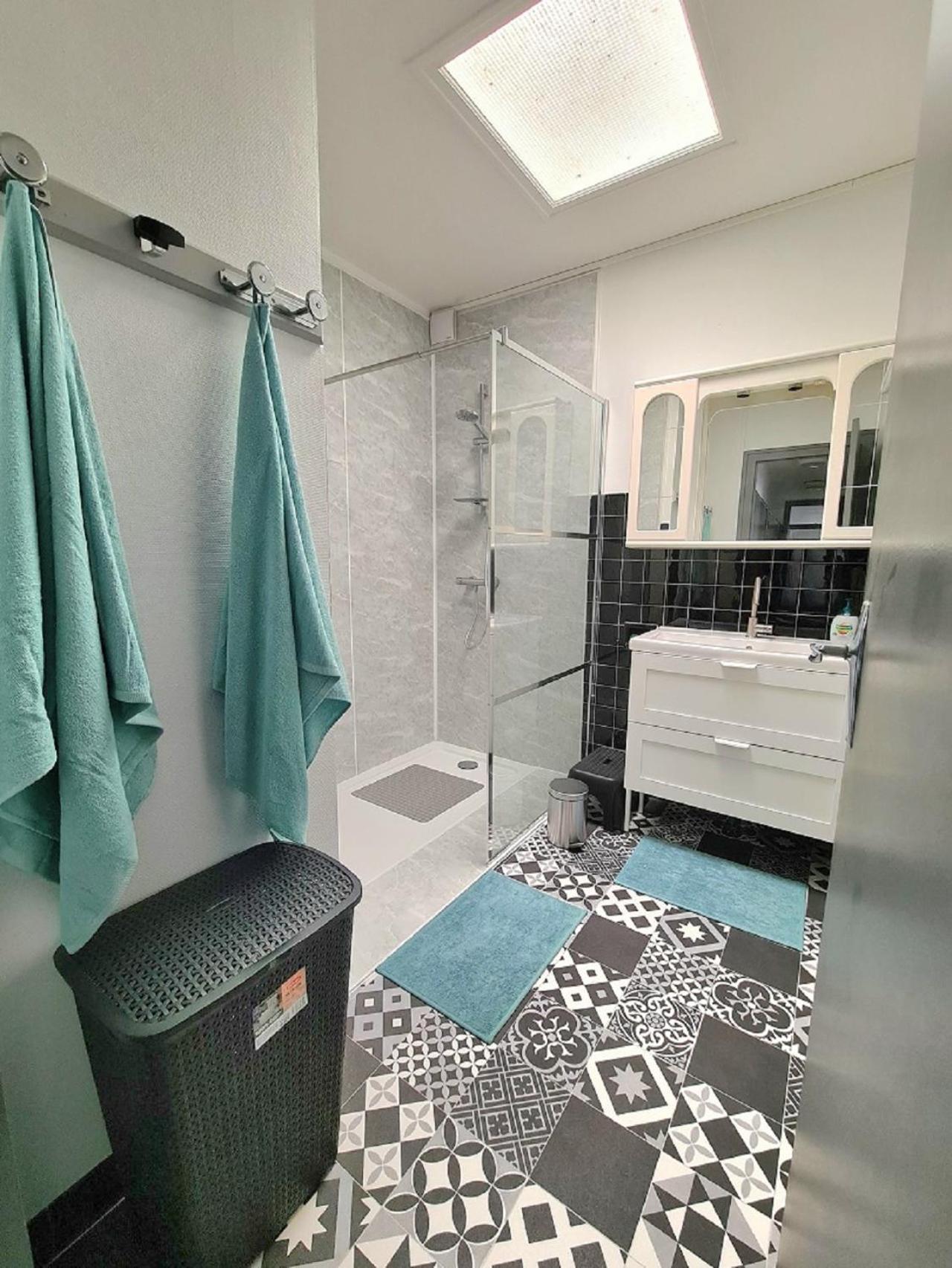 Aigue Marine Et Coquelicot Appartement